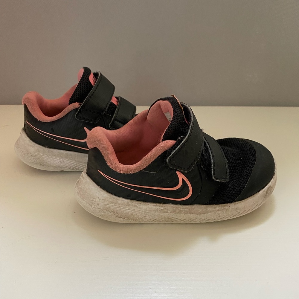 Nike toddler Star Runner Sneakers